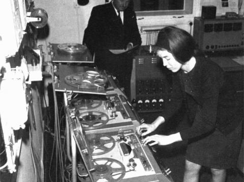 Delia Derbyshire editing on the Phillips 1/4". Photo from Keith Brook